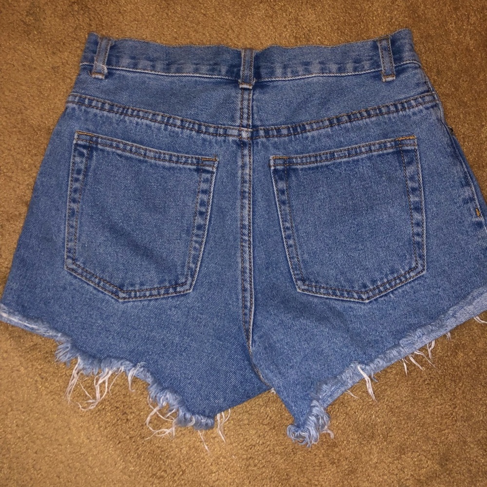 Brandy Melville high waisted mom shorts - Picture 2 of 4